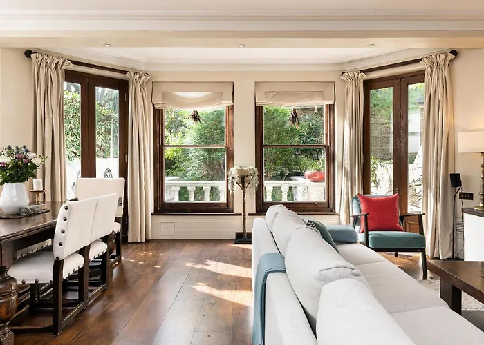 A Chelsea Retreat - 2 Bedroom With Garden And Parking