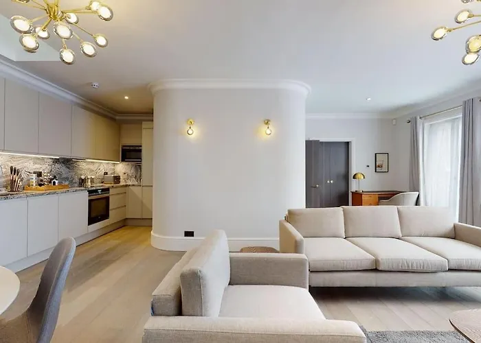 Amazing Newly Refurbished Mews House In W1