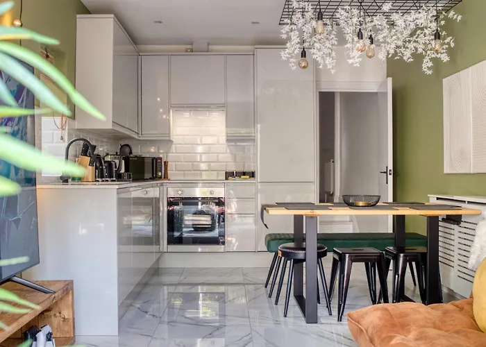 London Hammersmith - Hot Tub, Cinema & Gaming Room