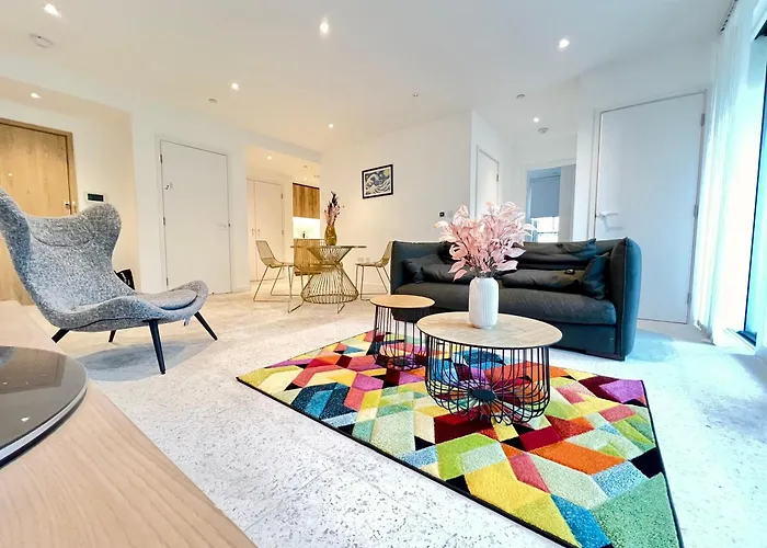 Whitechapel Superior Apartment