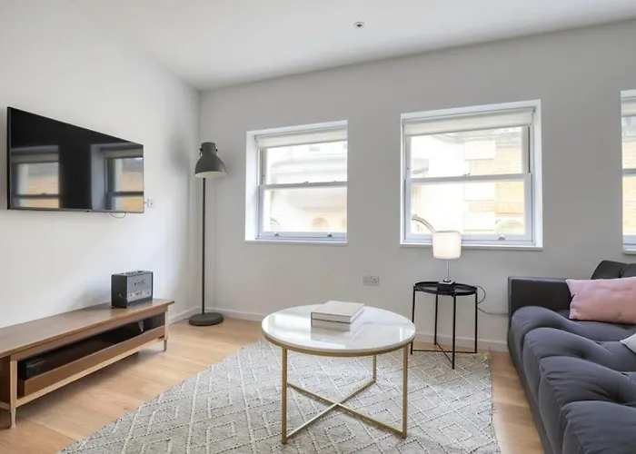 Amazing 2 Bedrooms Near Soho & Covent Garden