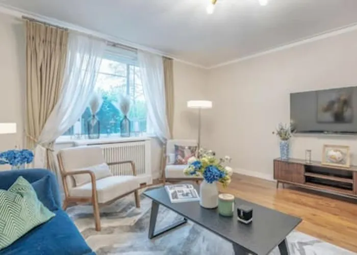 Top Location - Spacious 2Bed In Front Of Hyde Park