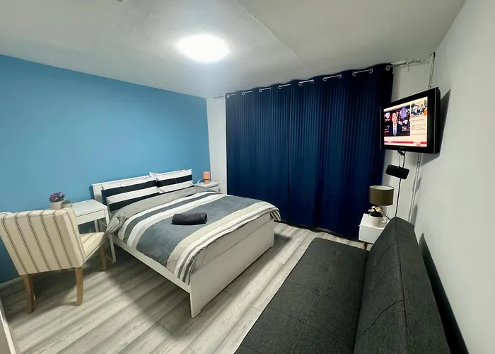 Tottenham Velvet Suites