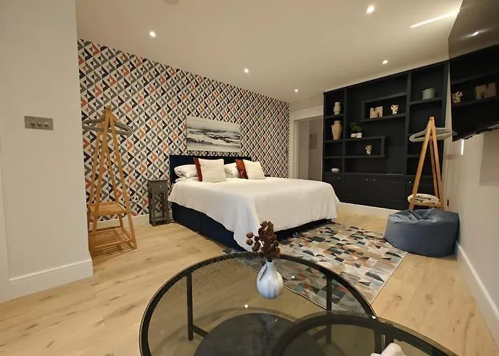 Luxury 1-Bed Flat In Acton