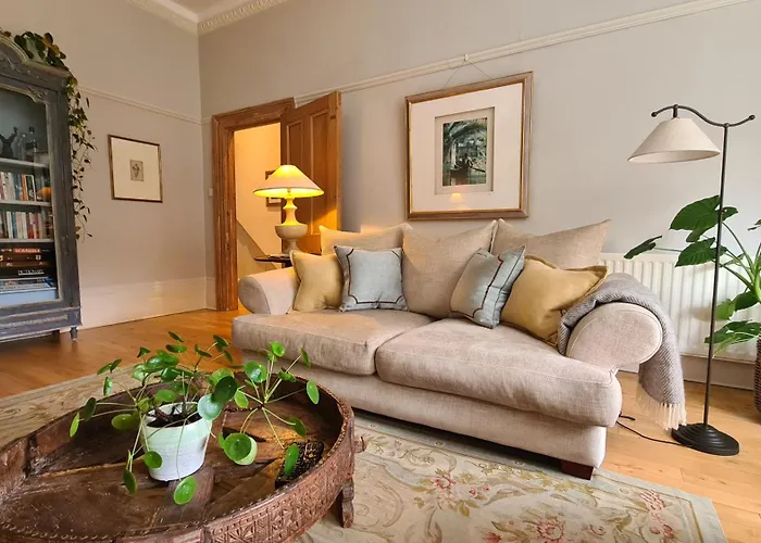 Crouch End Apartment - Spacious Flat Close To Central London