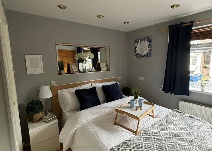 Amazing En-Suite Apartment In Finchley Central