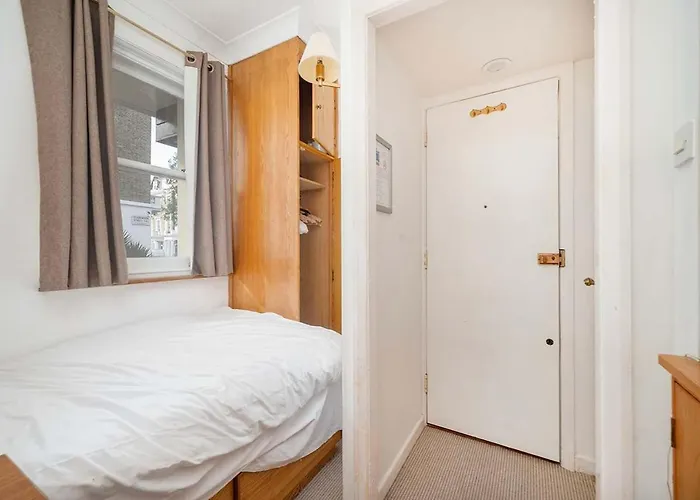 Compact Apartment In Central London