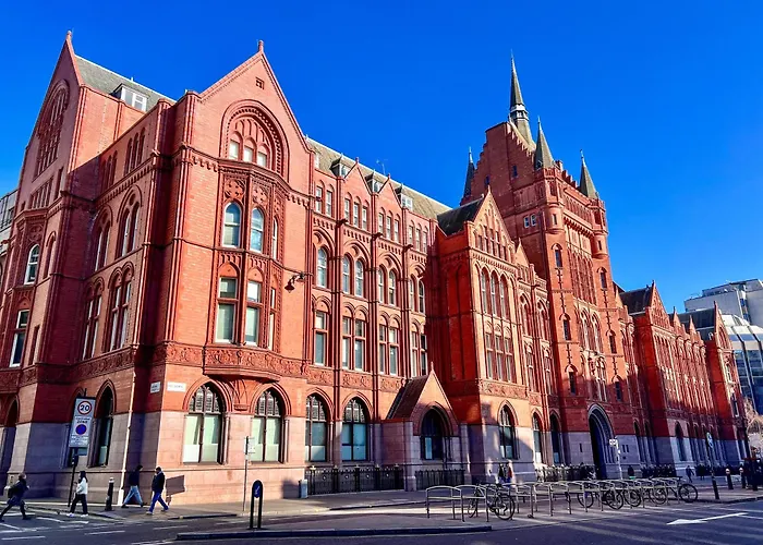 Excellent Entire Apartment Between St Pauls Cathedral And Covent Garden
