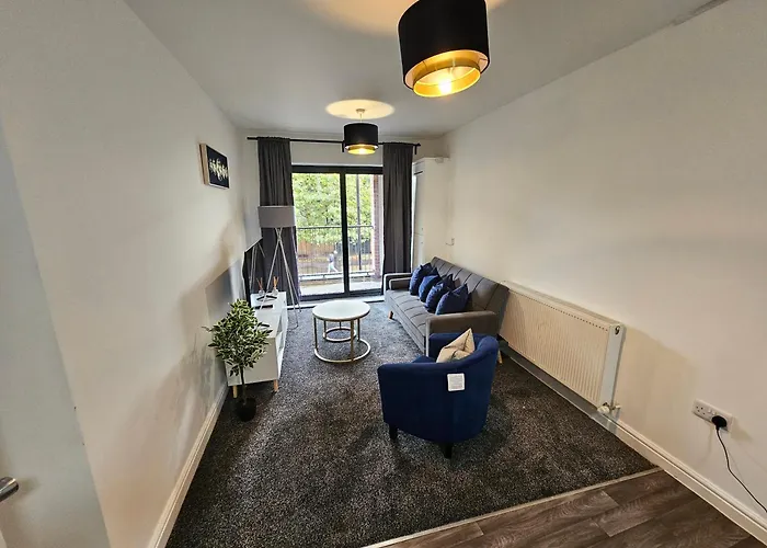 2Br Near Canning Town Stn Balcony Central Location