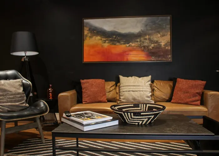 Striking Apartment In The Heart Of Chelsea