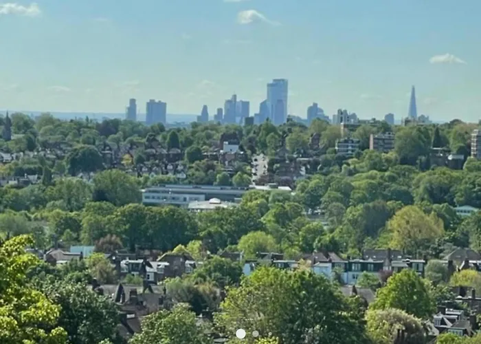 Muswell Hill - 2Bedroom - 1Bathroom - Cityview