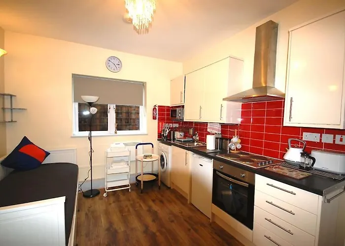 St 7 - Cosy, Modern Studio Apartment-Corbyn St N4