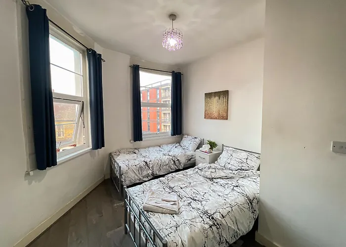 Accommodation At Kilburn, Seconds Away From Tube Station
