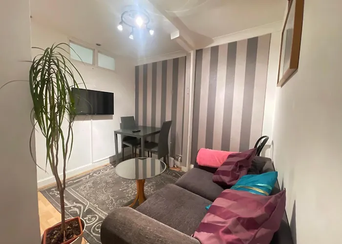 Stylish Apartments - Steps From Hyde Park & Paddington Station