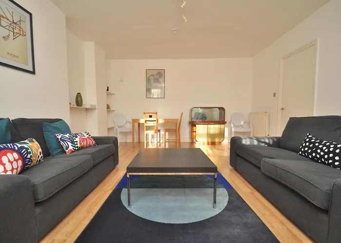 Large Garden Flat In The Heart Of Islington
