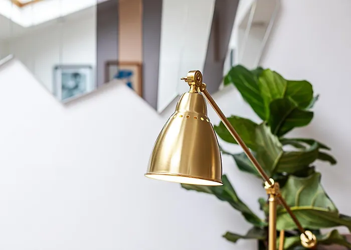 Modern Airy 2-Bed Gem In Trendy Stoke Newington