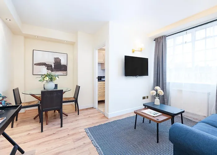 Capital One Bedroom Flat Chelsea Cloisters 724