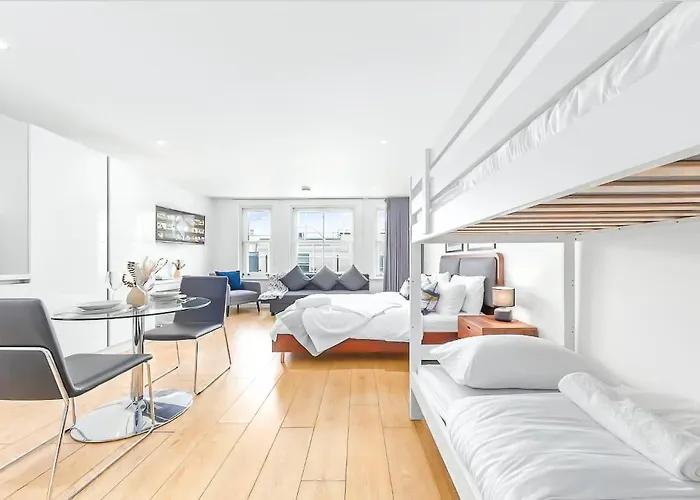 Piccadilly, Soho 1 Bedroom Sleep 6 Vr1