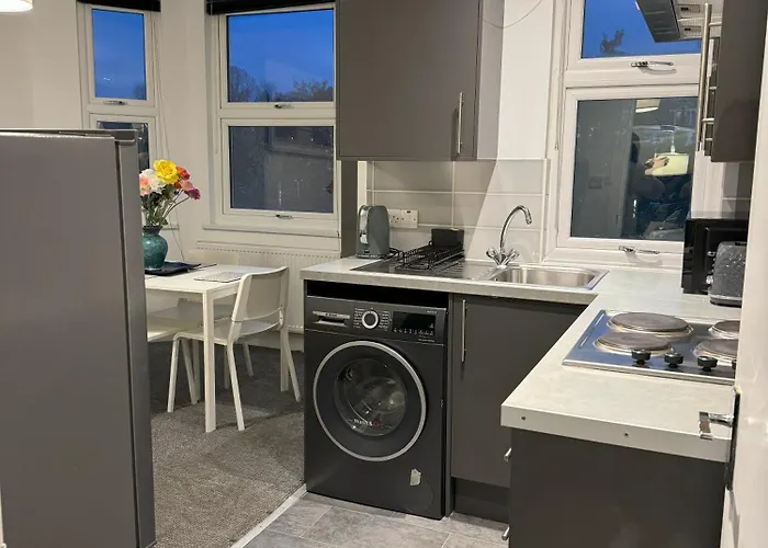 Apartment Near Alexandra Palace, London