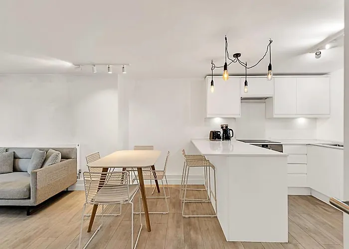 City Relay Urban Charm Chelsea Apartment