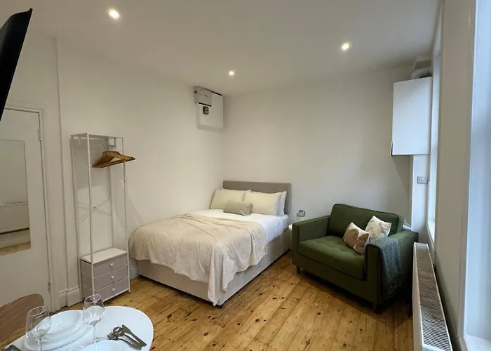 Studio-Sleeps3-98Ws-Petfriendly