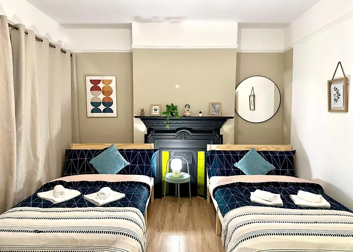 Delux Rooms Near City Centre