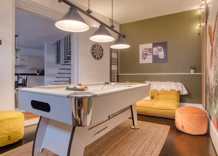 London Holland Park - Games Room & Parking