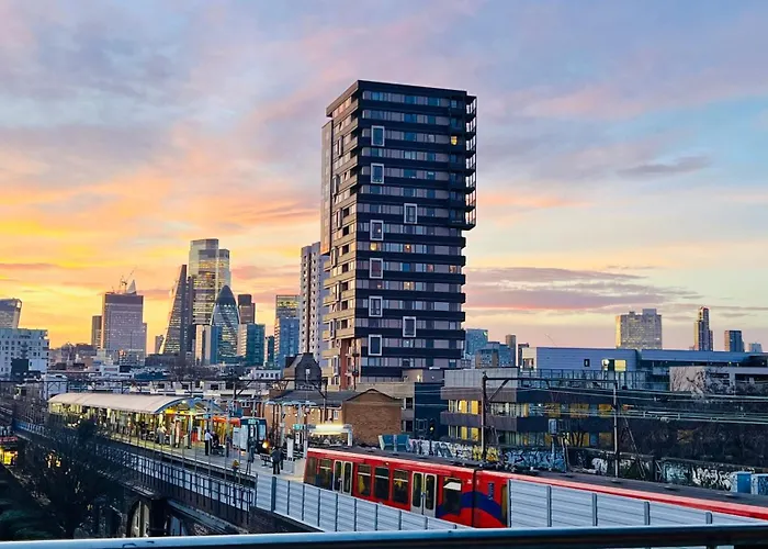 City View Sunset Luxurious Apartment In London Zone-1 Including One Family Twin Room With Its Own Stunning Private Terrace