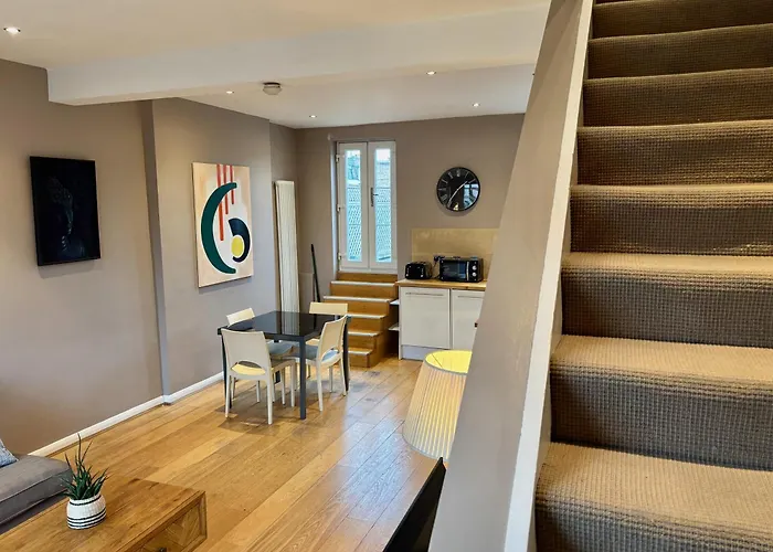 Luxury 2 Bed Flat Kings Road, Fulham
