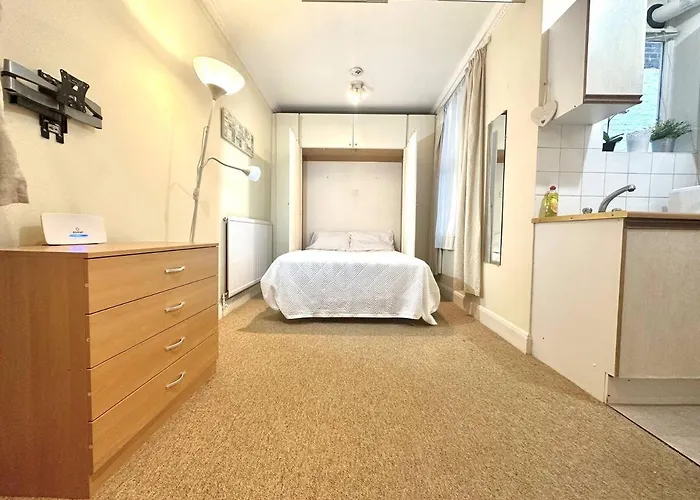 Studio Flat In Paddington London