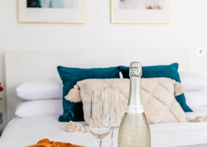 Stylish 1 Bedroom Apartment Kings Cross Ideal For 4 Guests By City Apartments Uk