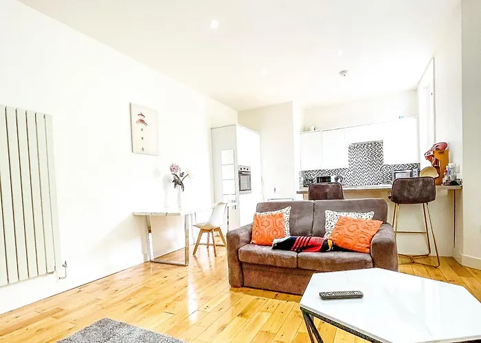 London 2-Bed Apartment In Herbert Road