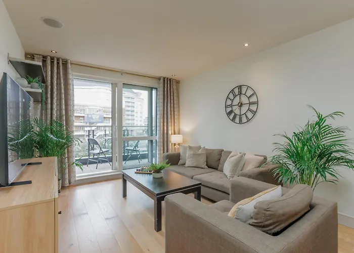 Starhost Residences - Spacious 1-Bedroom Apartment With Balcony