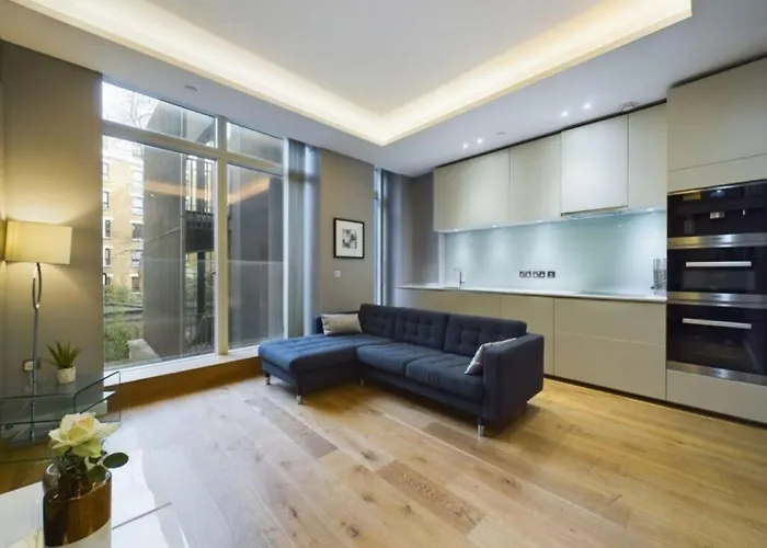 Covent Garden Entire Modern Classic Flat 62Sqm Sleeps 5