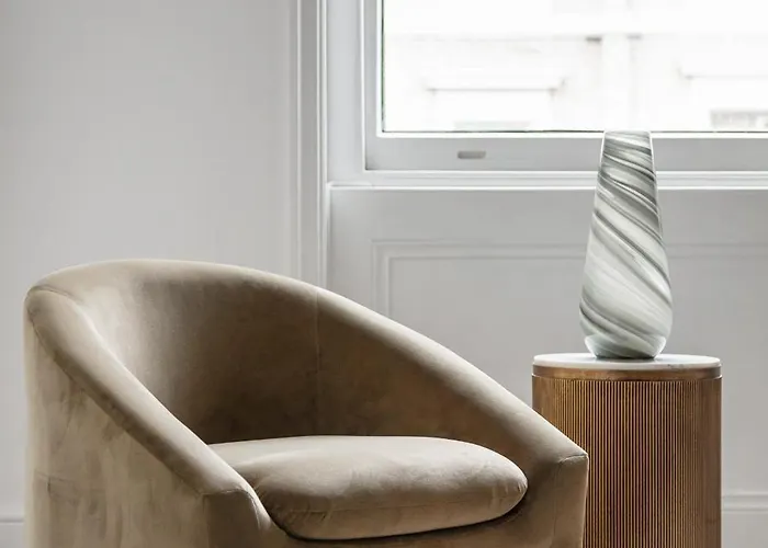 Experience Kensington Class In 2Bd Apt