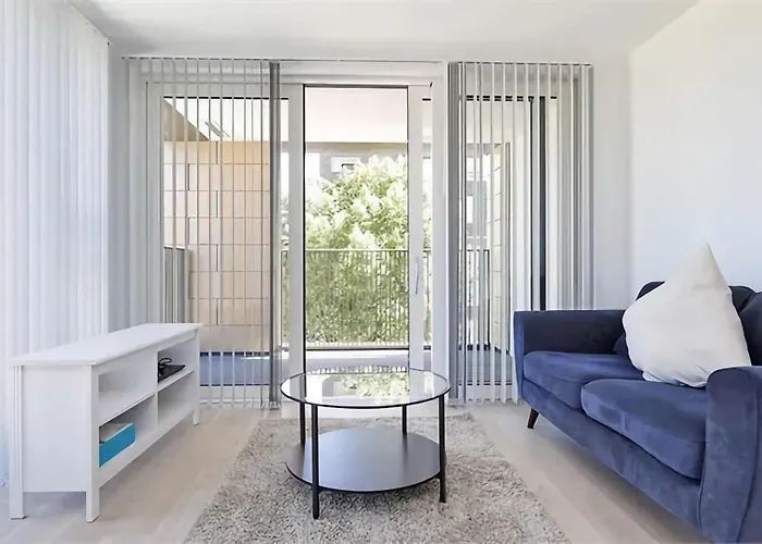 Classic And Elegant 2 Bedroom Flat