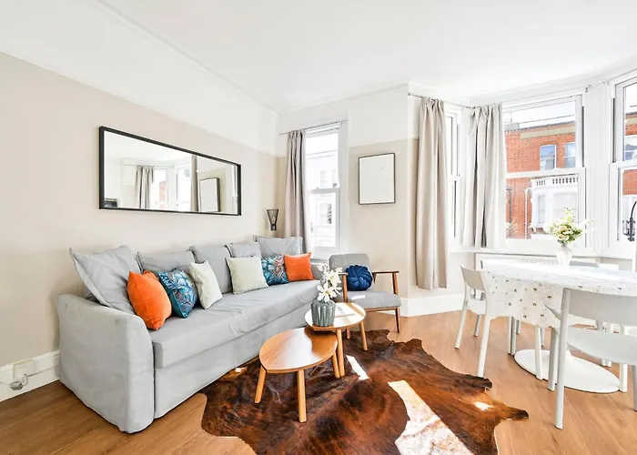 Spacious Bright 2-3 Bed Flat In Fulham By The Thames