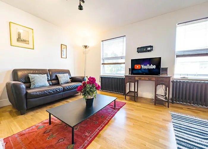 Spacious 2 Bedroom Apartment In Hackney