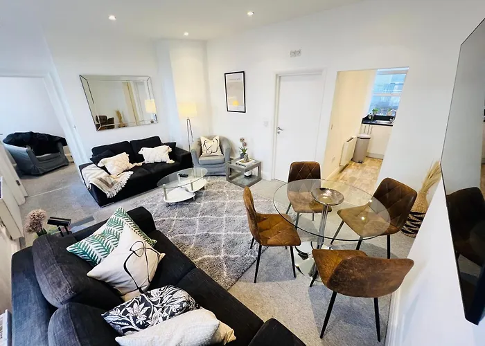 Stylish Central Flat Steps From Oxford Street!