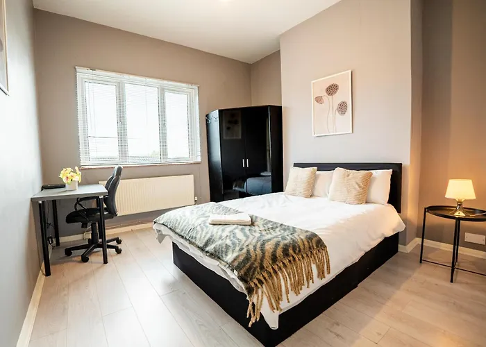 London City Escape - Stylish 2 Bedroom Apartment