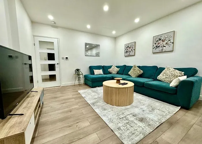 Baker Street Stylish Getaway 2Br