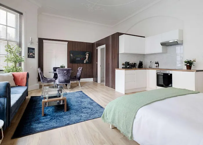 Elegant Mayfair Studio Apartment