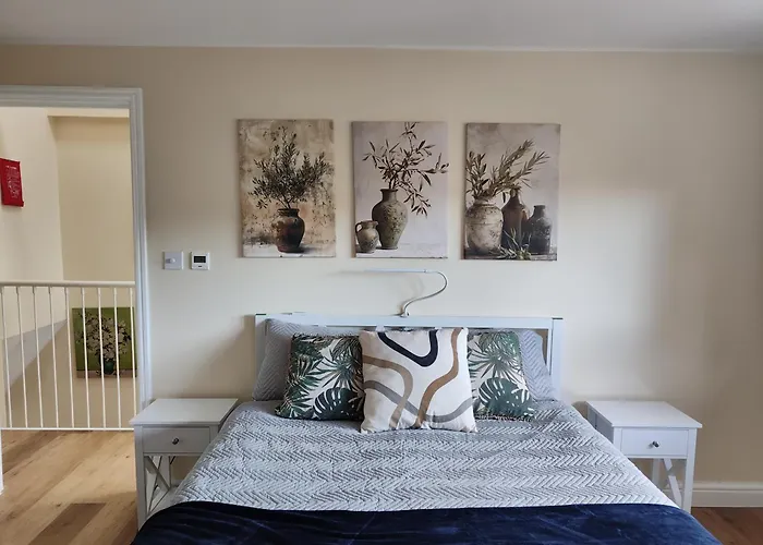 Clifton House O2 & Excel Rooms With Private Bathroom And Breakfast Option