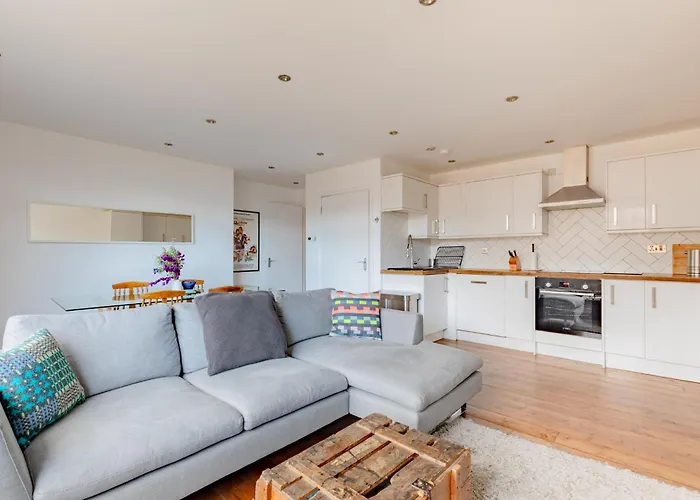 Contemporary 2Bd Flat With Balcony Shoreditch