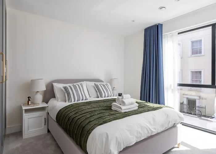 Fulham Luxury High-Spec Apartment With Large Balcony, Central London Location, Near Fulham And Chelsea Stadiums