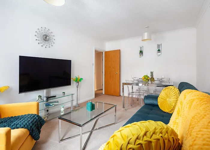 Charming Apt Trafalgar Square