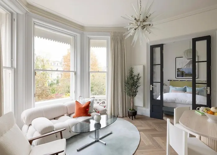 Luxury One Bed Apt-Air Con