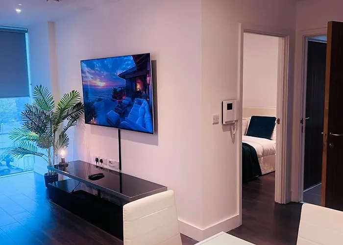 Luxury One Bed In West London