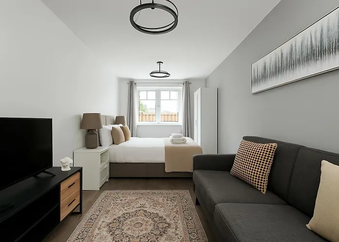 Bright Private Rooms - Peaceful Morden Location