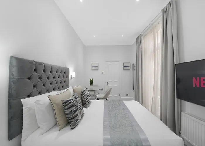 Oxford Street Homestay